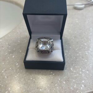 John hardy topaz ring size 6, perfect condition!